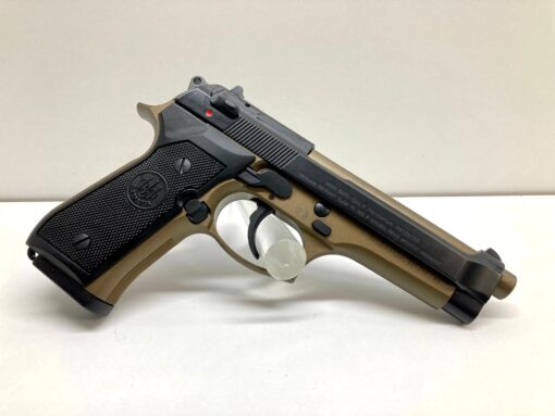 Beretta 92FS Bronze Pistole.jpg
